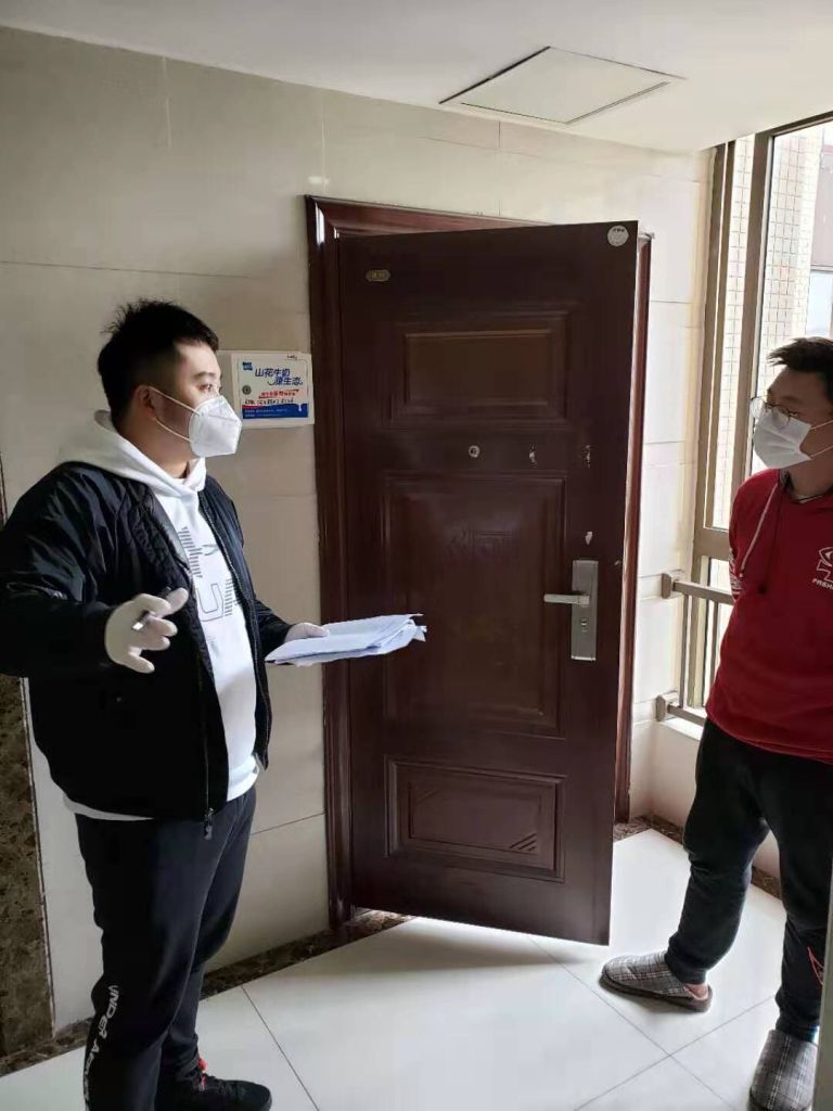 党员突击队工作组在时光社区村居开展入户调查及宣传 (4)